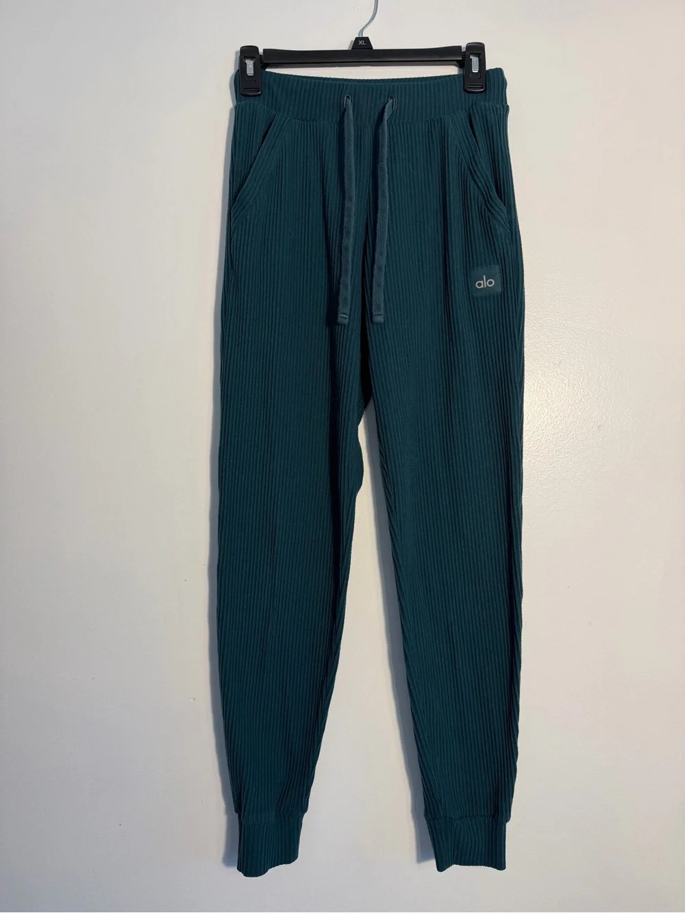 ALO Yoga Ribbed Leggings in Green